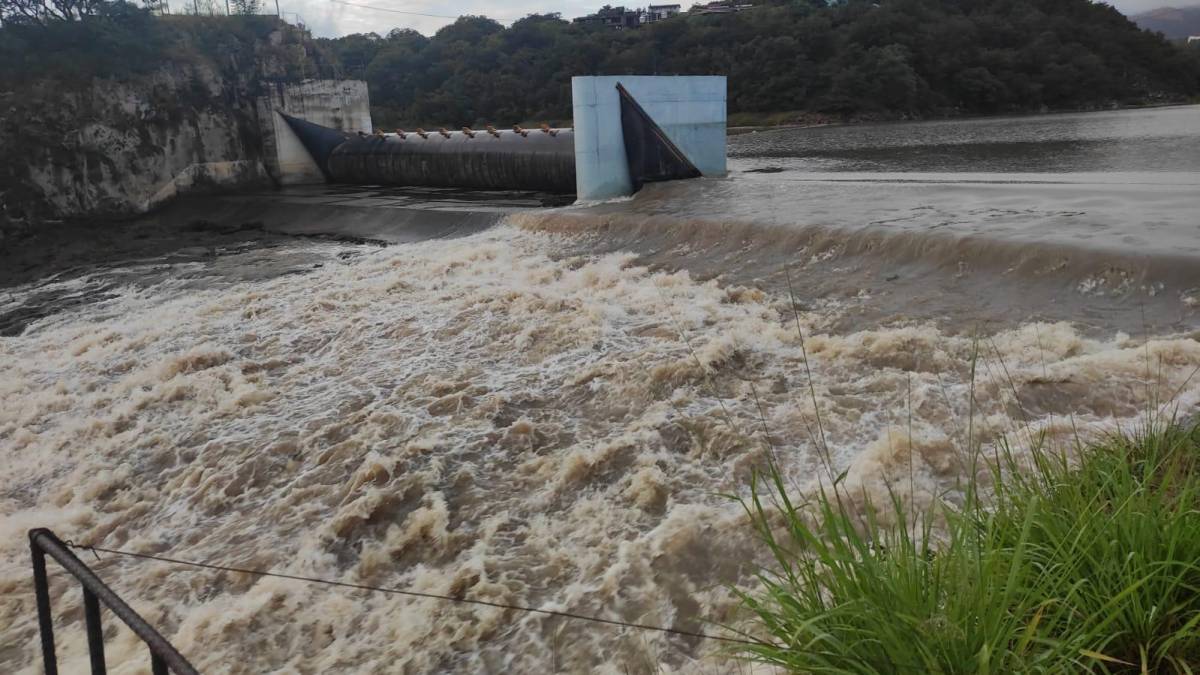 “¿Hay alguien por allí?... ¿Necesitan ayuda?”: Así fueron los tres días devastadores de tormenta Julia en Honduras