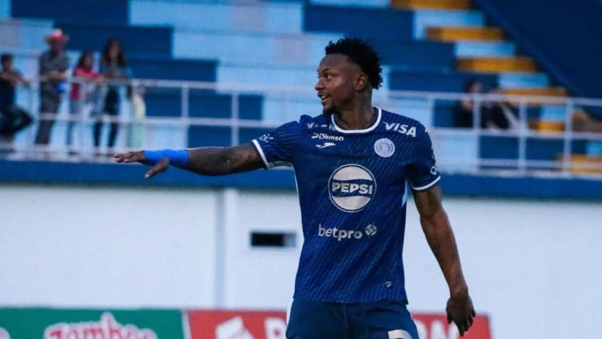 Olimpia amarra sus primeros fichajes, Motagua saca la chequera y Olancho comienza