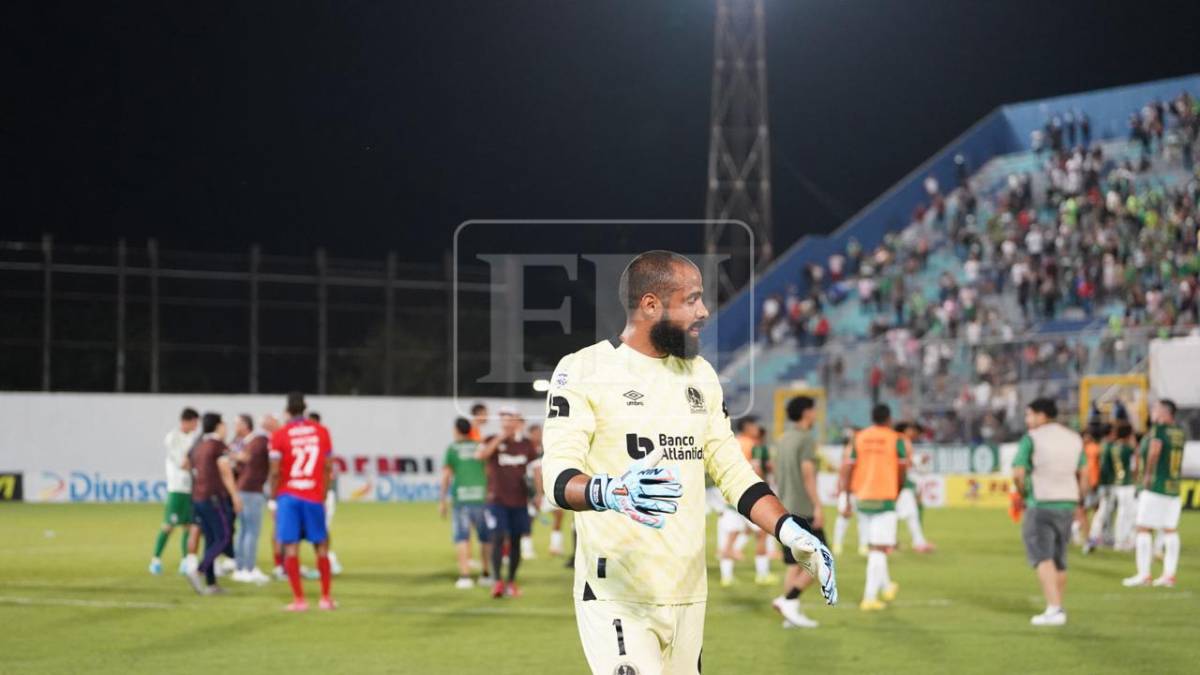 Tristeza en el Olimpia: Así fue la furia y dolorosa salida de los jugadores 'melenudos'