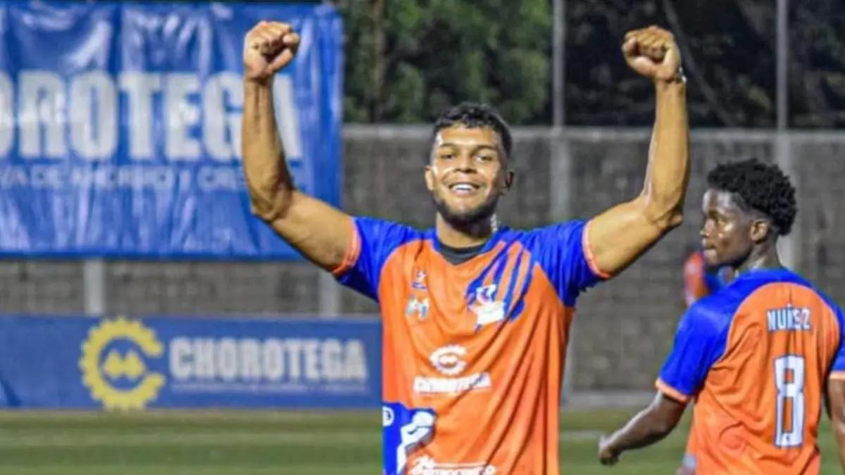 Olimpia amarra sus primeros fichajes, Motagua saca la chequera y Olancho comienza