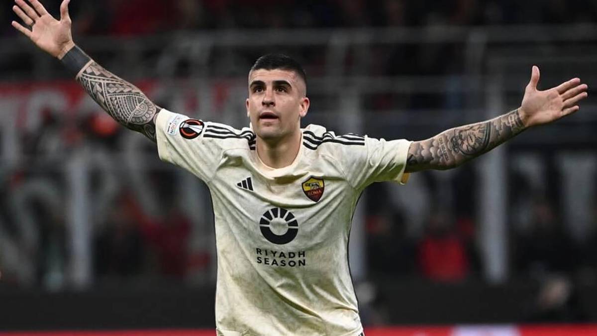 Gianlucas Mancini marcó de cabeza el gol de la victoria de Roma en San Ciro.