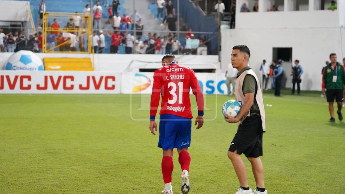 Tristeza en el Olimpia: Así fue la furia y dolorosa salida de los jugadores 'melenudos'