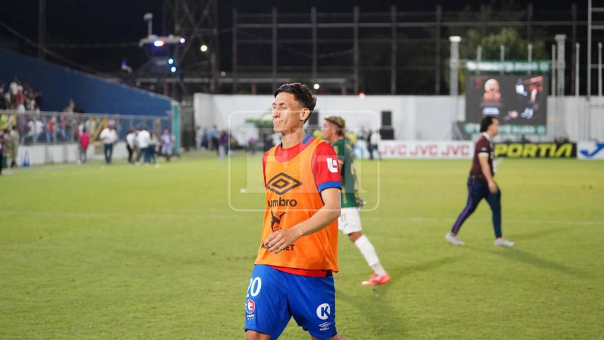 Tristeza en el Olimpia: Así fue la furia y dolorosa salida de los jugadores 'melenudos'