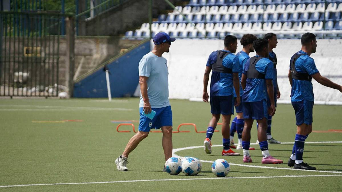 Técnico de Nicaragua peleó con periodista y así fue el último entreno previo a jugar ante Honduras