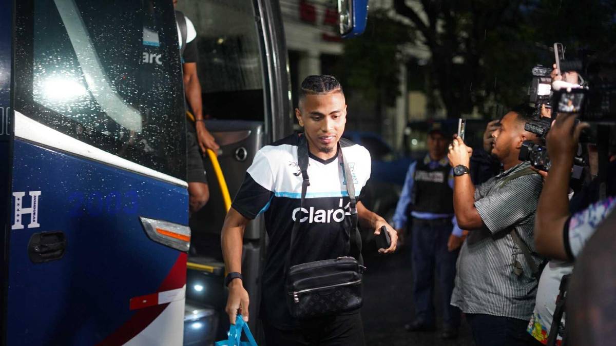 Jugador llegó con bolso de lujo, insólito impase en el estadio y ausencias en entreno de Honduras