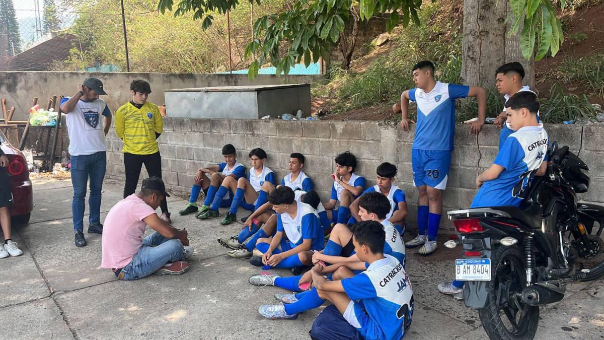El proyecto deportivo de exjugadores de Honduras que ayuda a niños de la capital El proyecto deportivo de exjugadores de Honduras que ayuda a niños de la capital