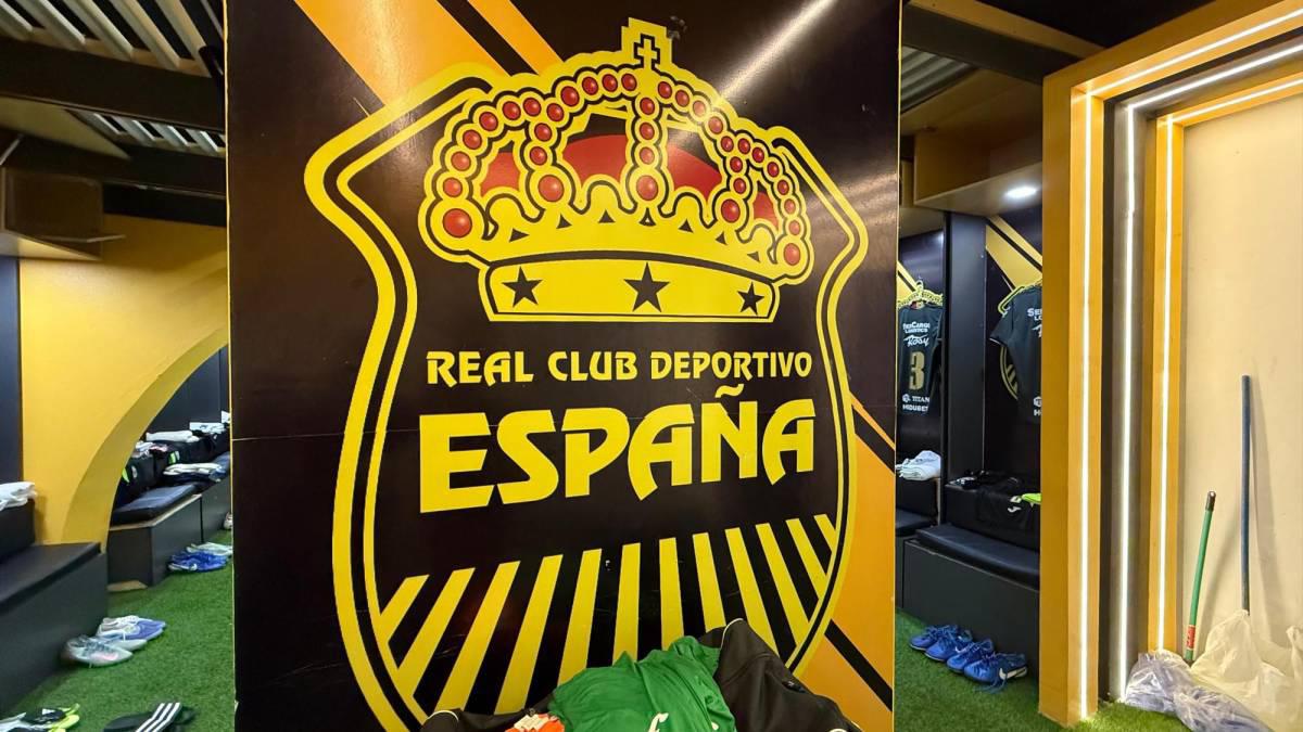Marathón tapó el escudo del Real España en los camerinos del Morazán: Causó indignación
