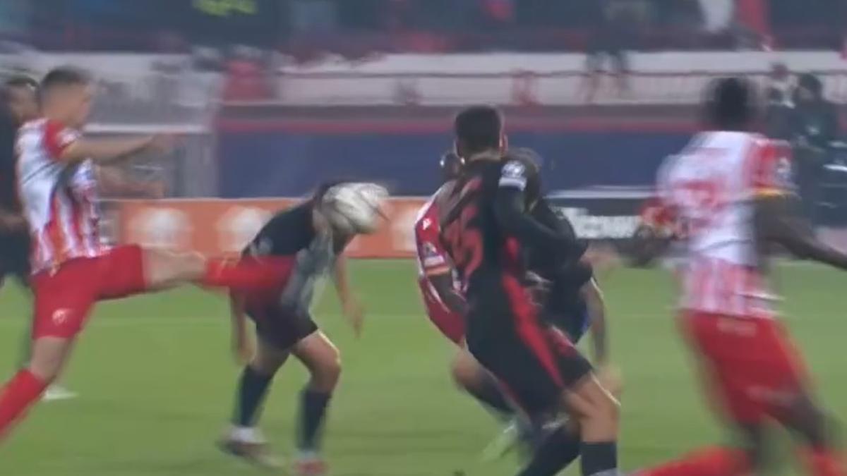 Fuertes imágenes: así quedó la cara de Pau Cubarsí tras recibir patada en Champions League Fuertes imágenes: así quedó la cara de Pau Cubarsí tras recibir patada en Champions League