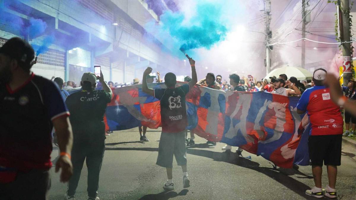 Lindas chicas y guatemaltecos invadieron SPS: El ambientazo previo al Real España vs Xelajú