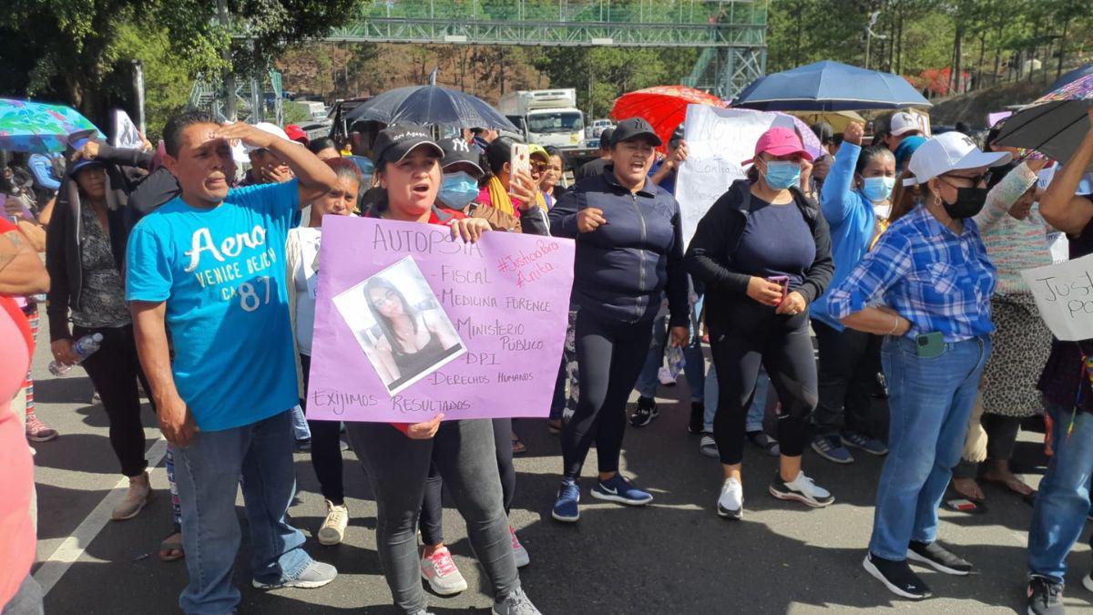 Bloqueada la CA-5 por protesta en exigencia de autopsia para esposa de militar encontrada muerta