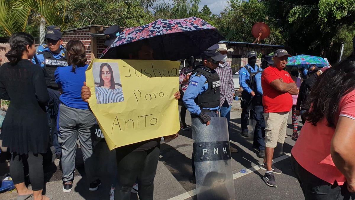 Víctima de maltrato, protestas y el dolor de una larga espera: lo último sobre el caso de Ana Hernández Cantillano, esposa de militar hallada muerta