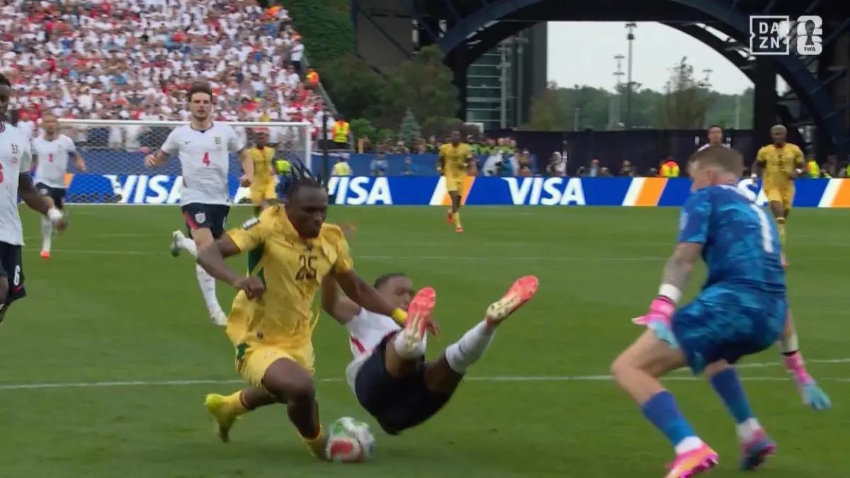 Críticas a Said Martínez tras trabajo en partido de Inglaterra-Ghana: No tiene el nivel