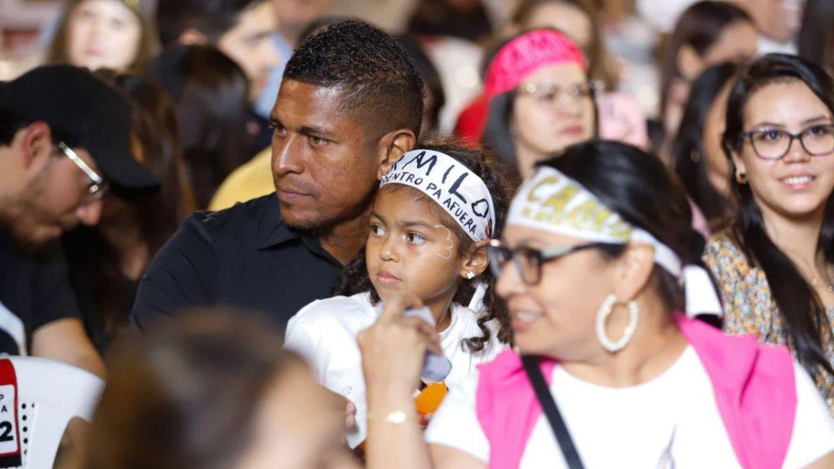 Gran ambiente en la capital para bailar al ritmo de Camilo