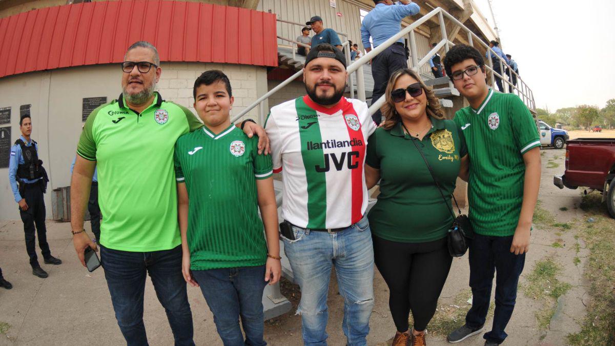 Bellezas y familias presentes: el ambiente que se vive en el Motagua vs Marathón en Comayagua