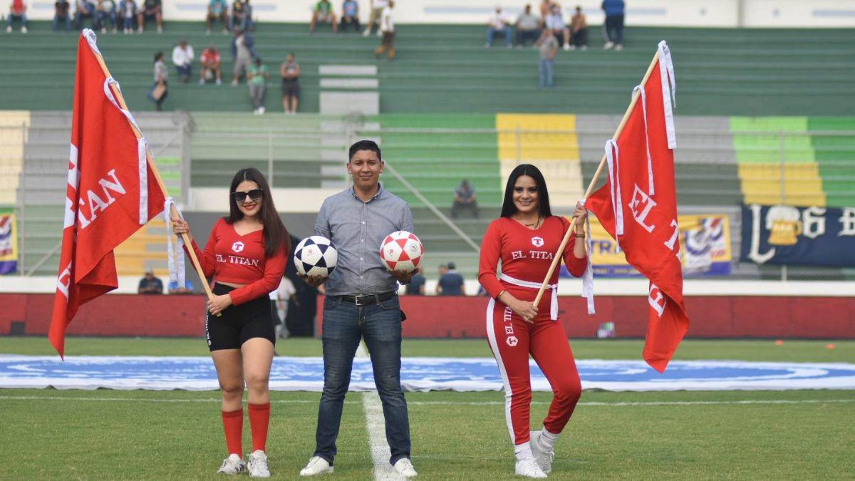 Bellezas y familias presentes: el ambiente que se vive en el Motagua vs Marathón en Comayagua