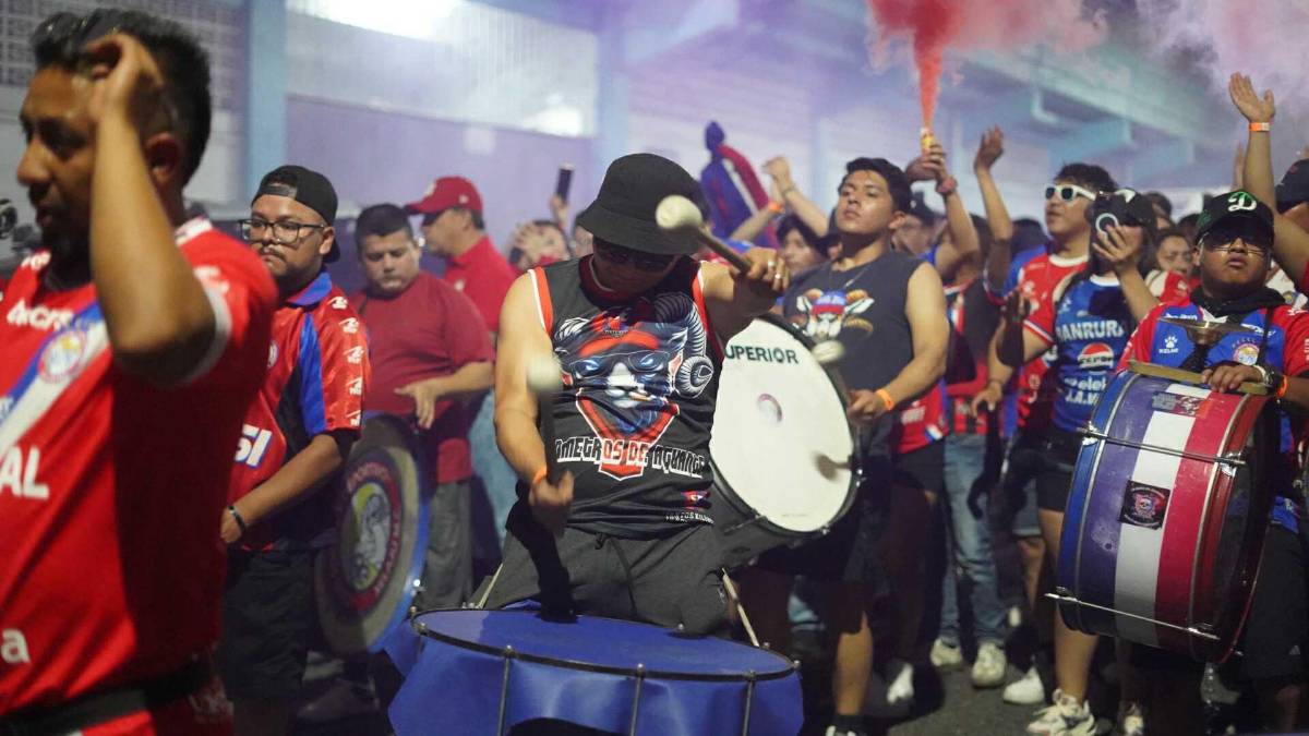 Lindas chicas y guatemaltecos invadieron SPS: El ambientazo previo al Real España vs Xelajú