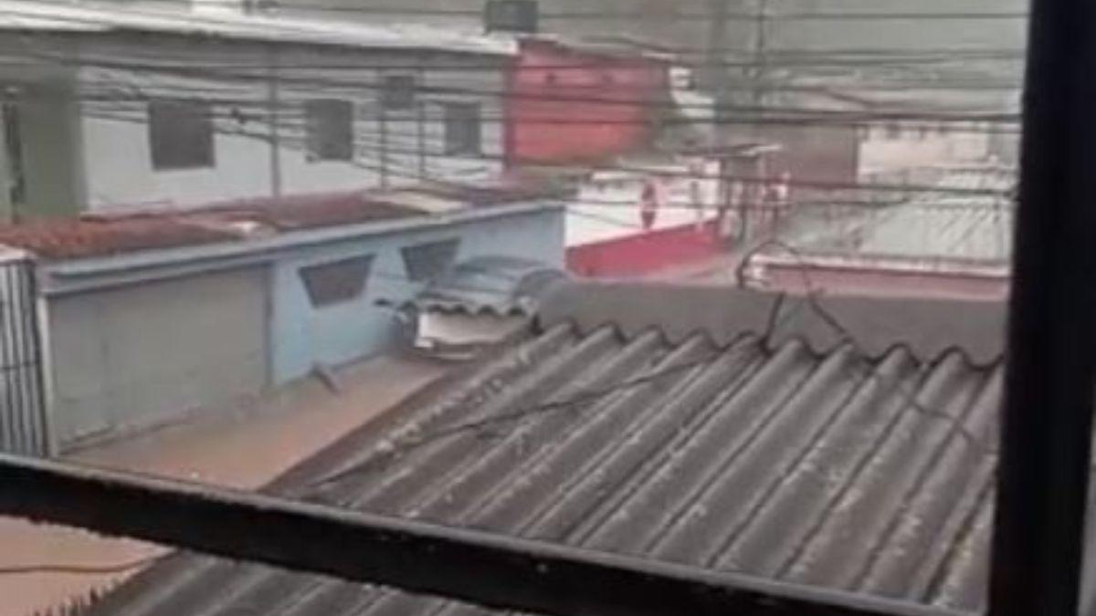 Tráfico y suspensión de energía provocó intensa lluvia con granizo en Tegucigalpa