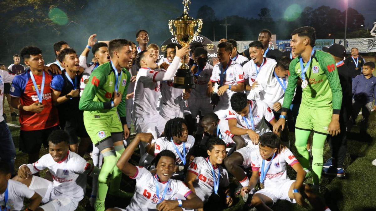 ¡9 veces campeón! Así celebraron los canteranos de Olimpia el título en el Torneo de Reservas