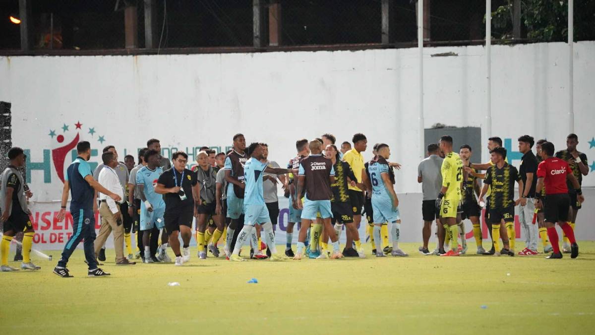Pelea entre jugadores, la tristeza de Diego y celebración de Real España tras eliminar a Motagua