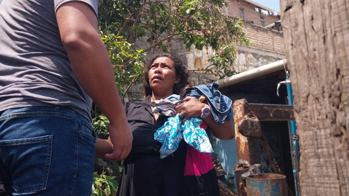 Una de las víctimas solo rescató algunas piezas de ropa.