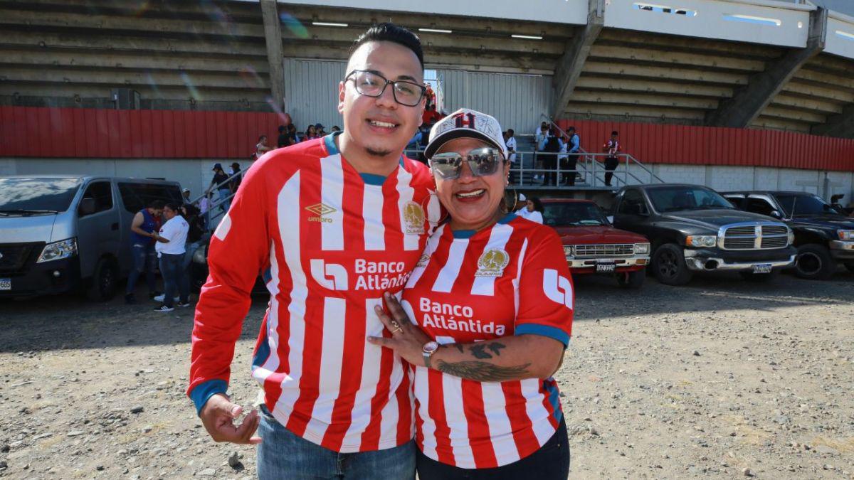 ¡Recibimiento de campeón! El espectacular ambiente para el duelo entre Olimpia y Real Sociedad en Comayagua