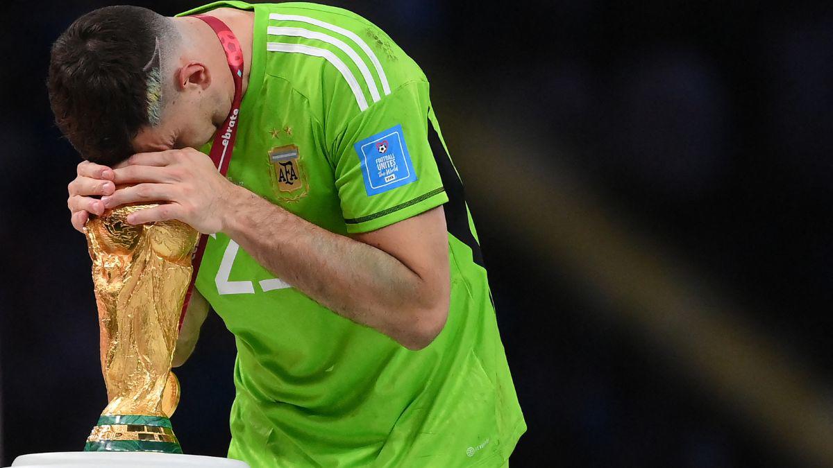 Así fue el momento en que Argentina levantó la Copa del Mundo