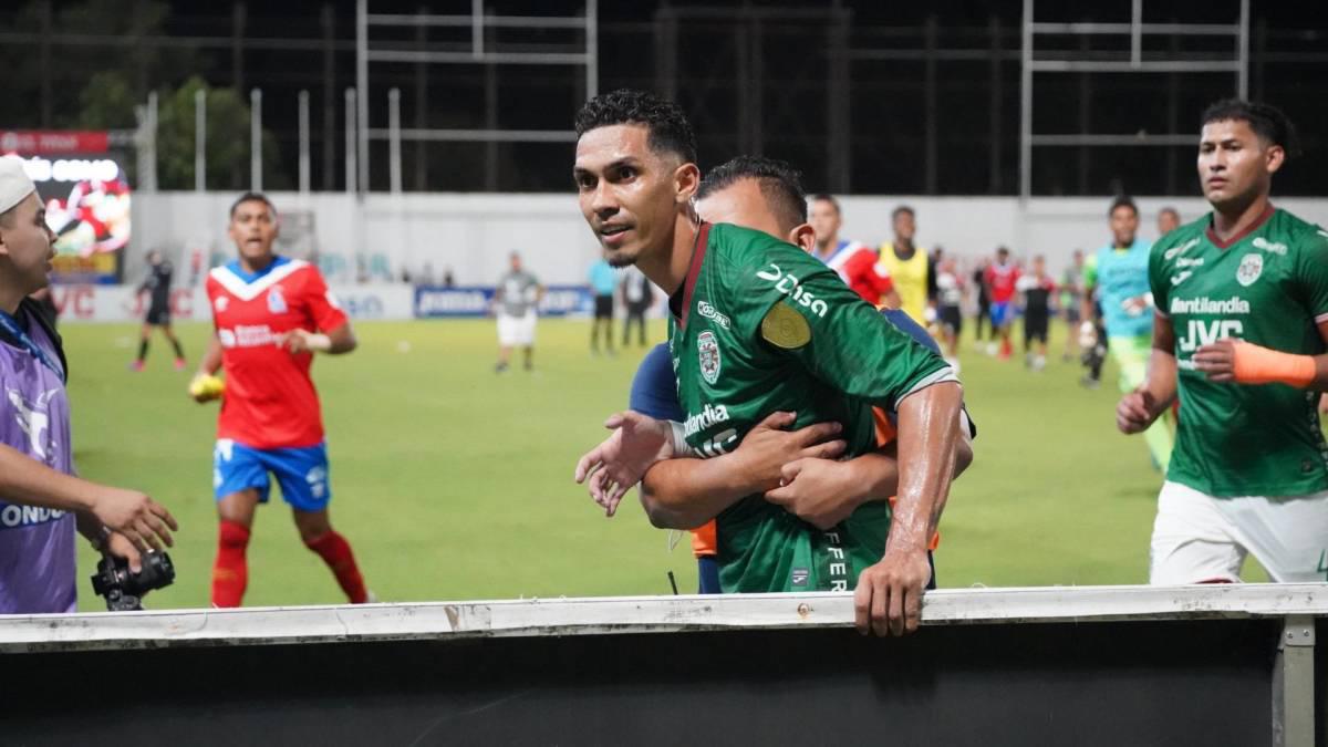 Entre puñetazos y agarrones terminó el clásico entre Marathón y Olimpia Entre puñetazos y agarrones terminó el clásico entre Marathón y Olimpia