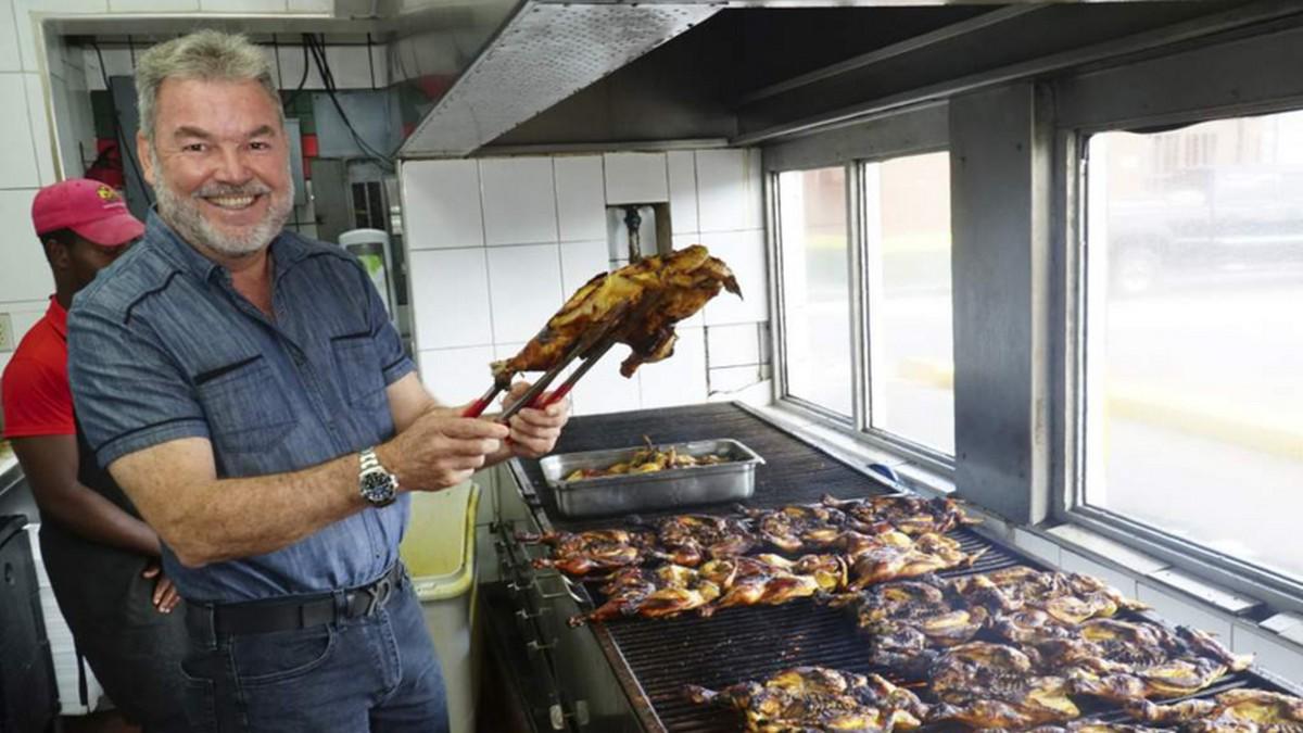 Por denuncia de intoxicación en alimentos, ARSA cierra Power Chicken de la capital