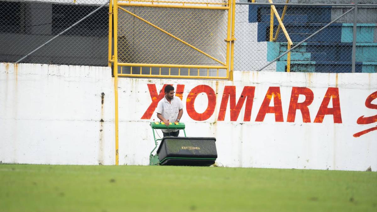 La razón por la que ha cambiado de color la grama del estadio Morazán de San Pedro Sula