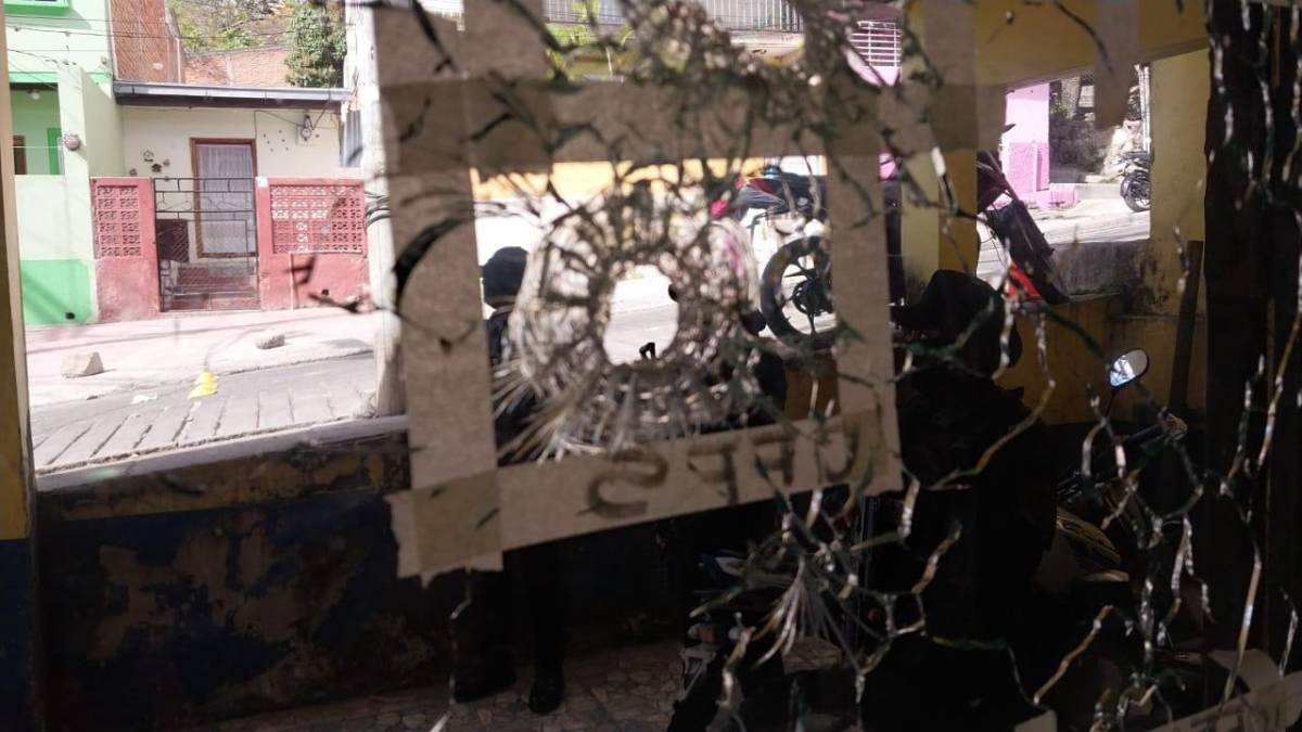 Fotos de la destrucción en posta de la Divanna tras ataque mortal a policía