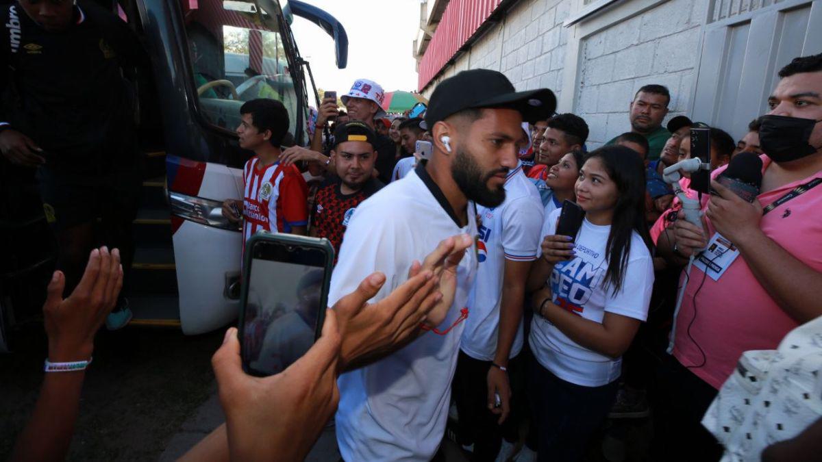 ¡Recibimiento de campeón! El espectacular ambiente para el duelo entre Olimpia y Real Sociedad en Comayagua