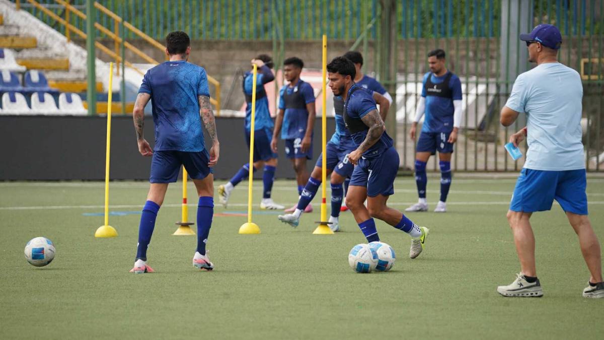 Técnico de Nicaragua peleó con periodista y así fue el último entreno previo a jugar ante Honduras