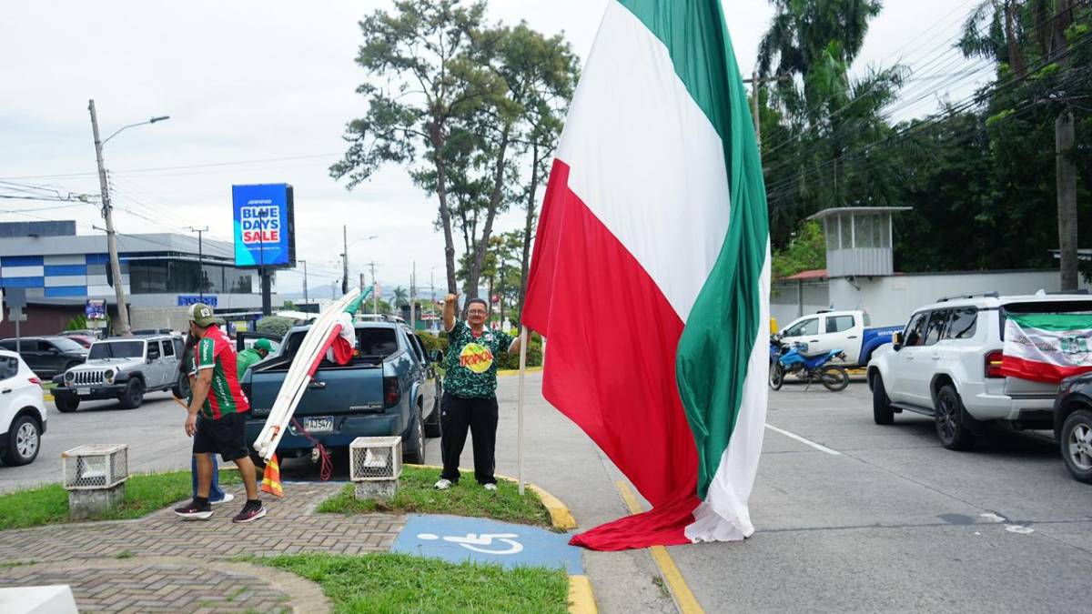 Fiesta total de la afición en SPS: Así se vivió la caravana por festejo del centenario de Marathón