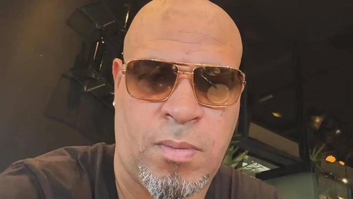 Estafan a madre de Adriano y el ex delantero estalla y lanza amenaza: Vas a ver al diablo