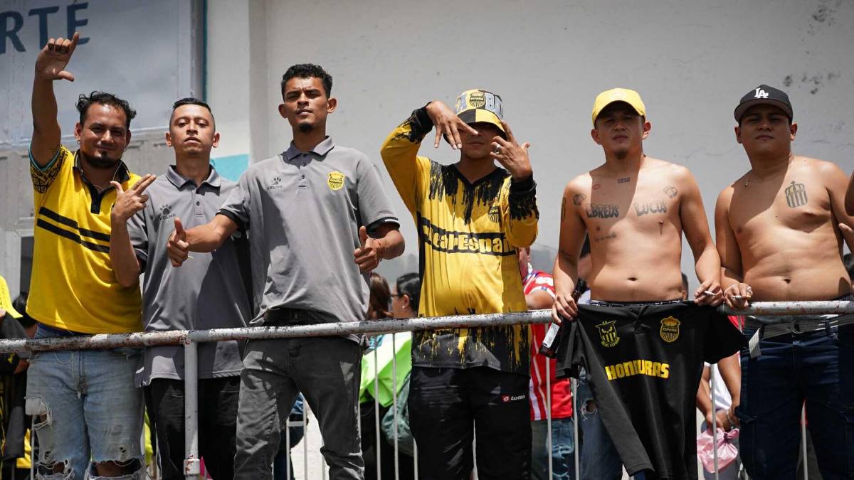 Recibimiento hostil, jugadores llegan de civil y fiesta olimpista previo a final ante Real España