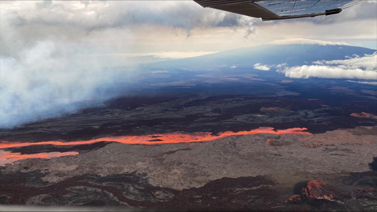 Mauna Loa: tras 40 años dormido despierta el volcán más grande del mundo