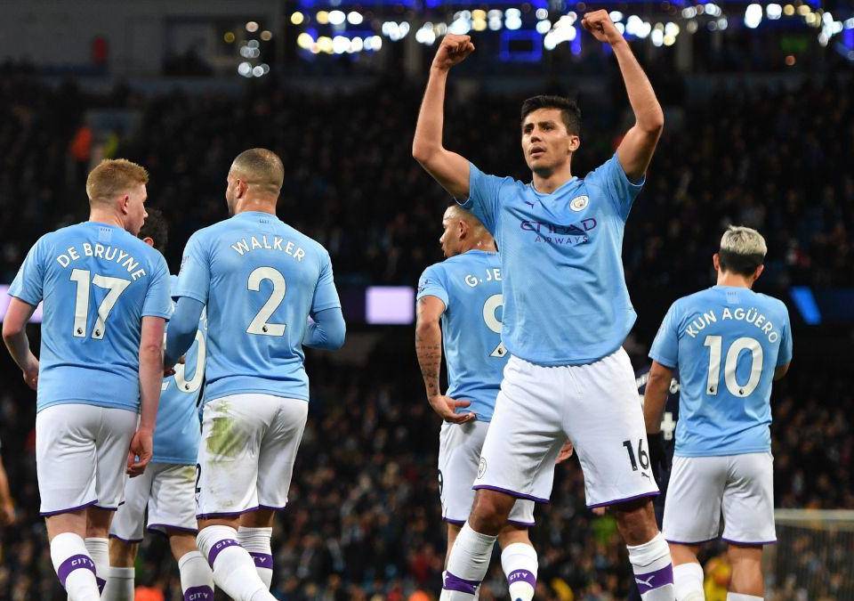 El Manchester City recibió un duro revés este lunes luego de que la Premier League acusara este lunes al club de haber cometido serias infracciones en contra de las reglas que establece la liga inglesa.