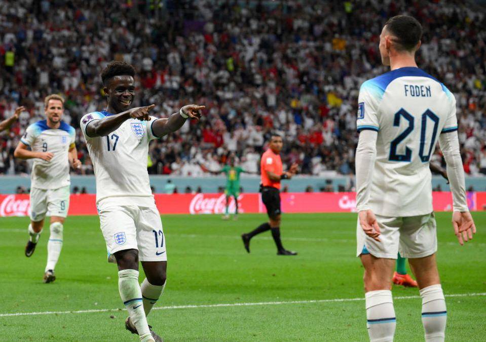 Inglaterra avanzó a los cuartos de final del Mundial de Qatar 2022 luego de golear 3-0 a Senegal en un partido que lograron encaminar en el cierre del primer tiempo. Los Tres Leones ahora van por Francia en un electrizante choque por avanzar a semifinales.