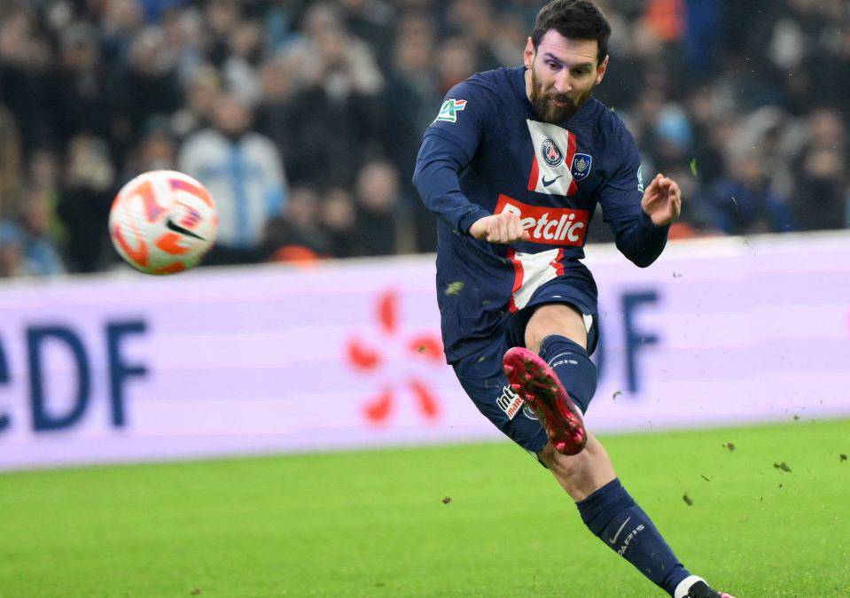 La renovación de Lionel Messi con el Paris Saint-Germain ha sido uno de los temas que ha acaparado las portadas en los últimos días. El astro argentino culmina contrato en 2023, sin embargo, sigue sin haber un acuerdo feliz para ambas partes.