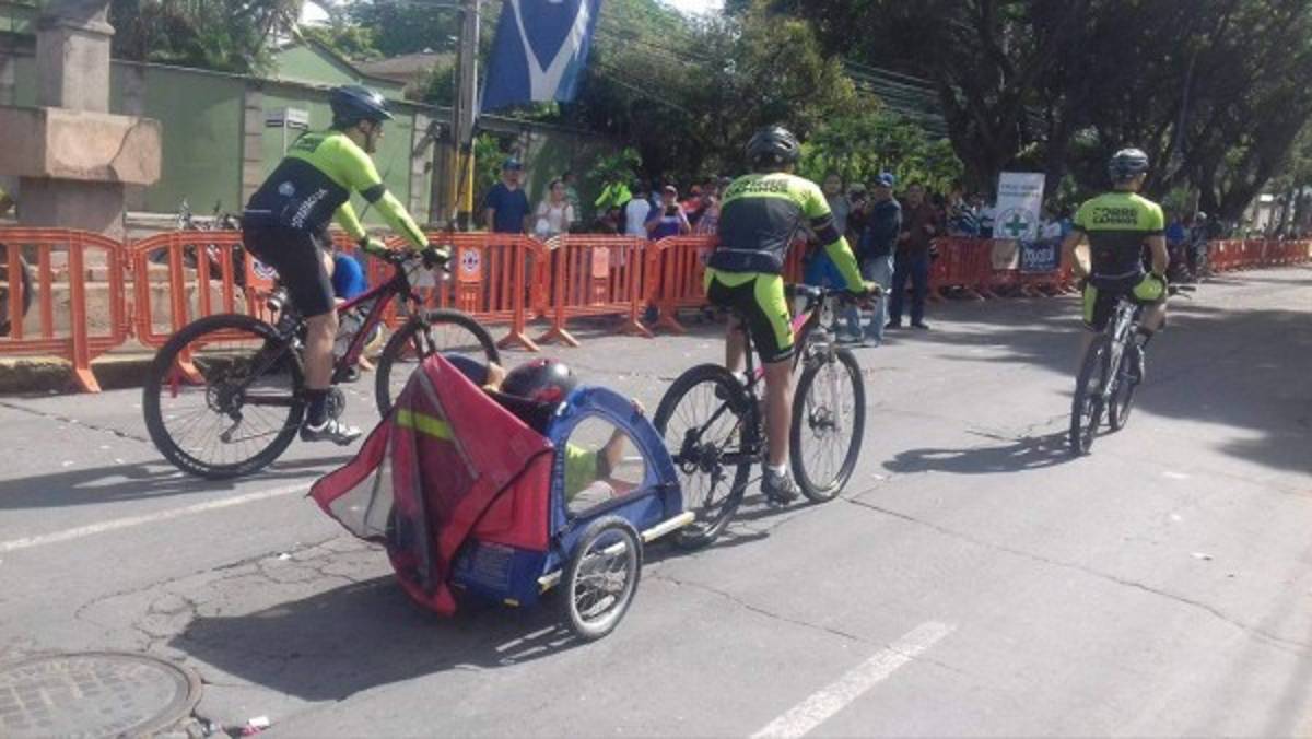 David Fonseca, el competidor que enseña el amor por el ciclismo a su hijo