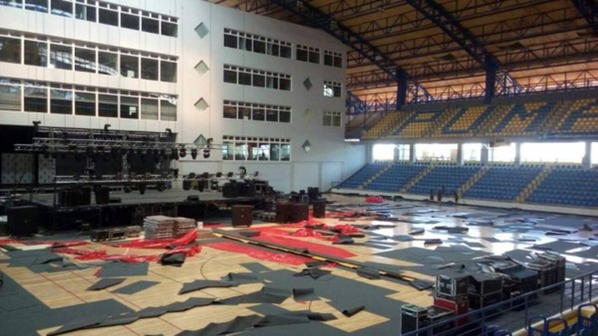 Causan daños al Palacio Universitario de los Deportes previo al concierto de Jesse y Joy