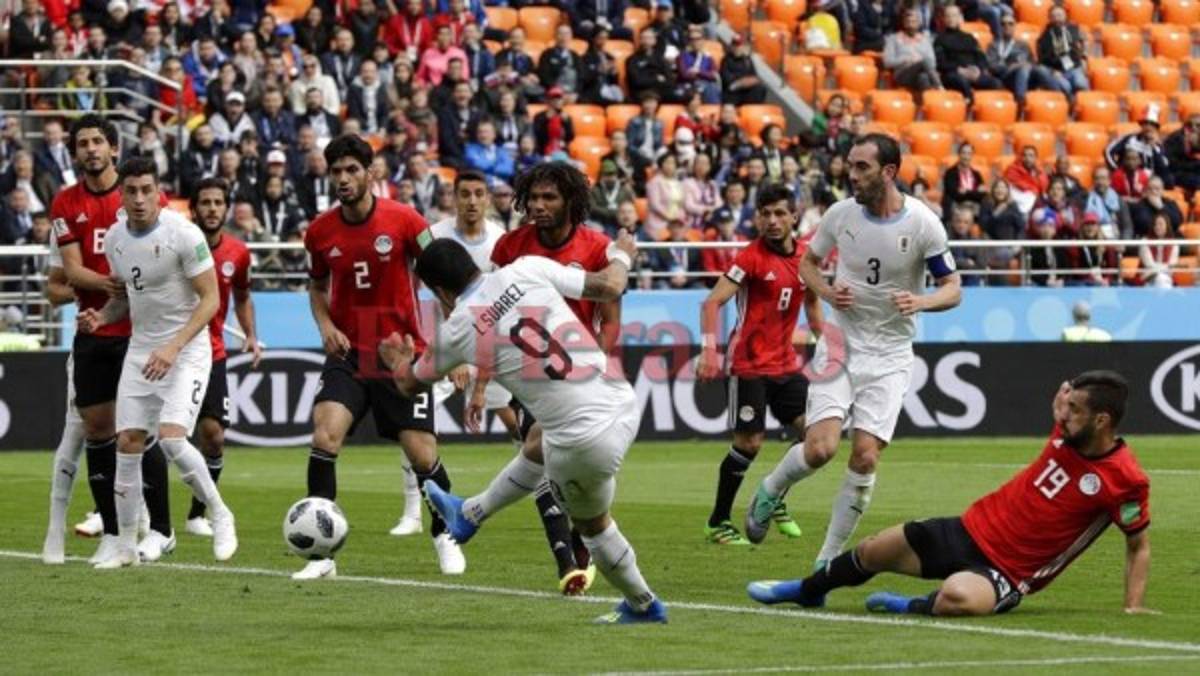 FIFA investiga por qué el Uruguay-Egipto se jugó con miles de asientos vacíos 