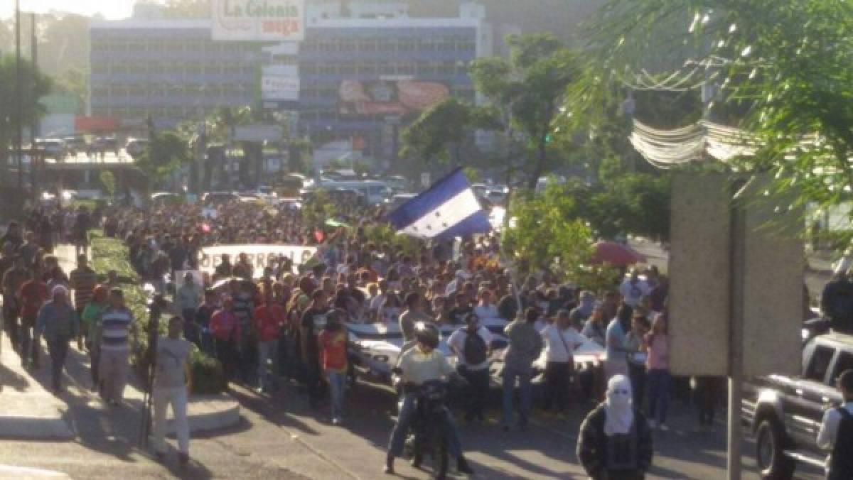 Estudiantes de la UNAH se movilizan en oposición a cancelar segundo periodo