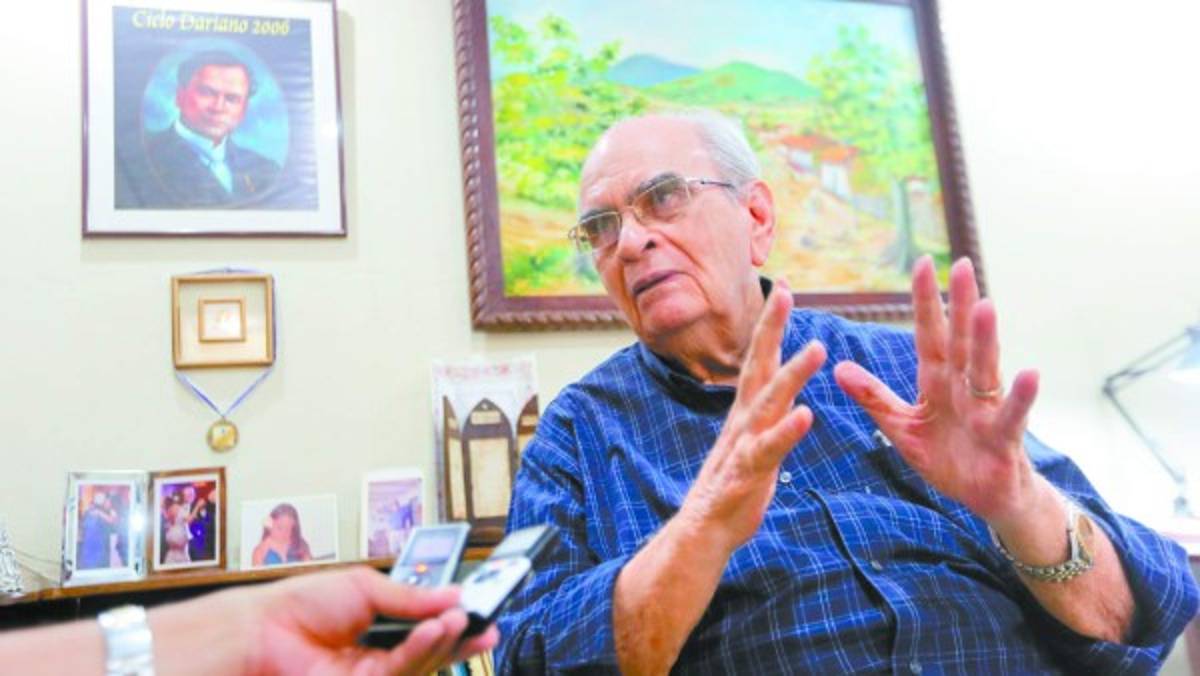 Fabio Gadea Mantilla: Pancho Madrigal y sus 14 mil cuentos en la radiodifusión