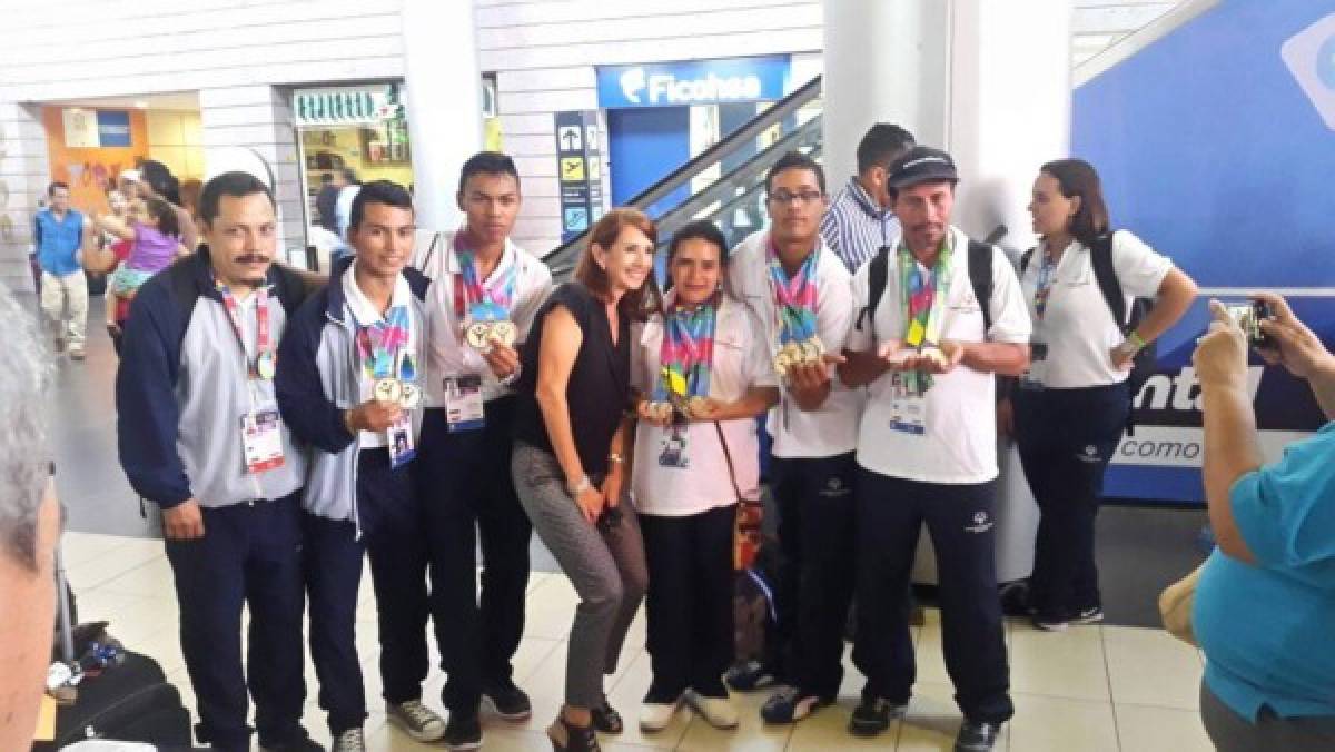 Delegación hondureña regresó con 33 medallas