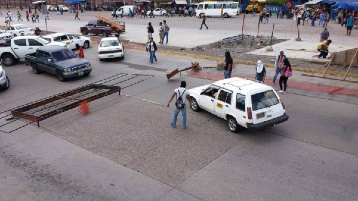 Se calientan los ánimos entre policías y estudiantes en protesta de la UNAH