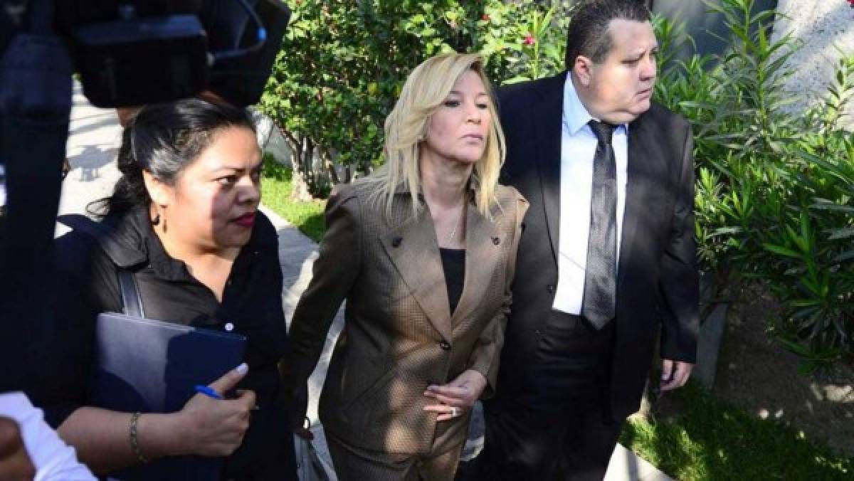 El Salvador: esposa de expresidente, juzgada por corrupción