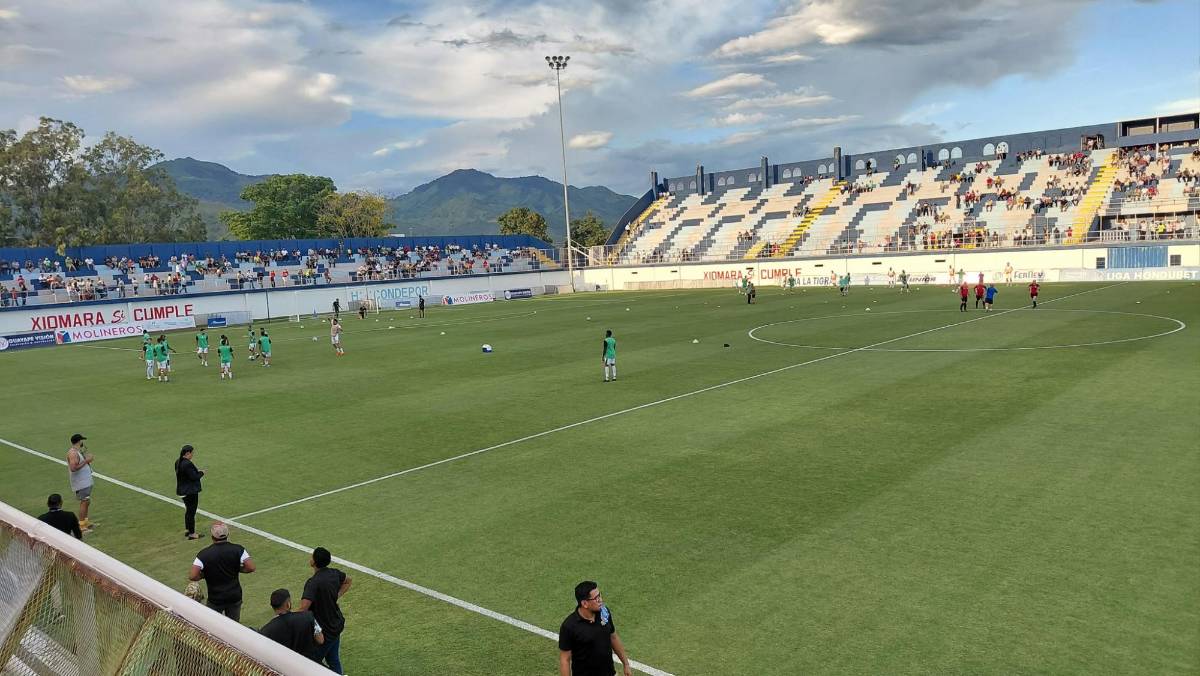 Lindas chicas, el infiltrado, gesto de Espinel y festejo de Olimpia tras vencer al Juticalpa FC