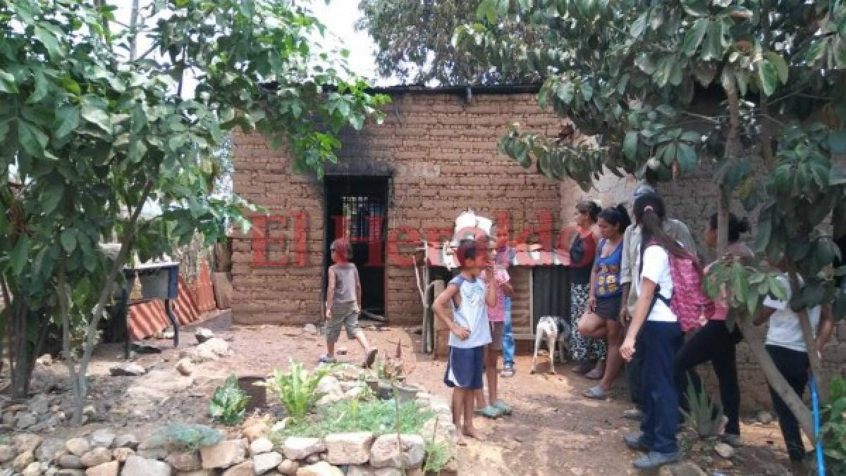 Honduras: 'Loco' enamorado quema casa de mujer que lo rechazó en Catacamas