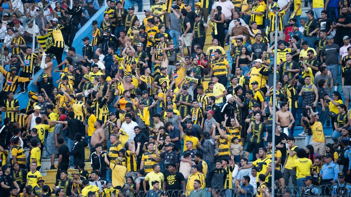 Buba descontrolado, aficionada desmayada, jugador confirma que se va de Olimpia y lágrimas